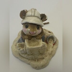 Wee Forest Folk Beach Mousey M-076 Retired 1982 Annette Peterson WFF